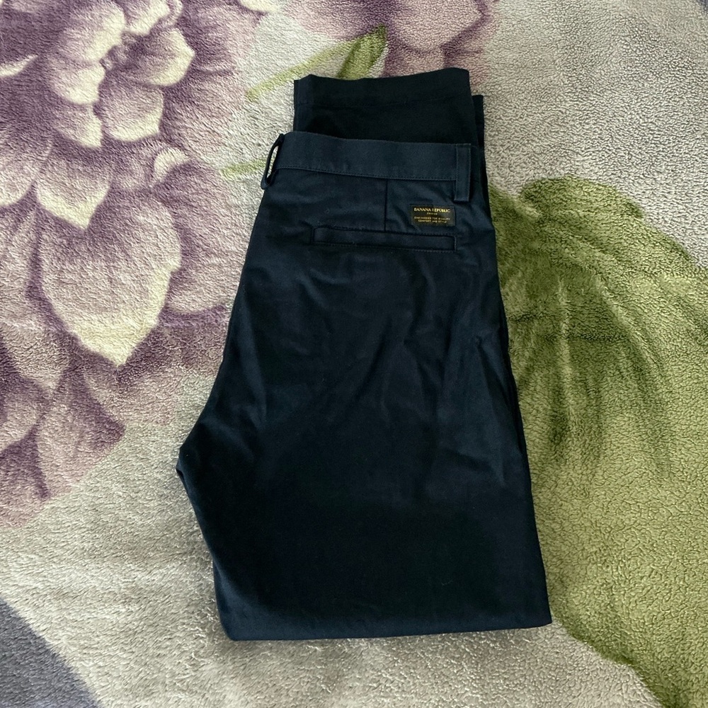 Banana Republic Men’s Straight Italian-Stretch Chino Pant - Picture 9 of 16